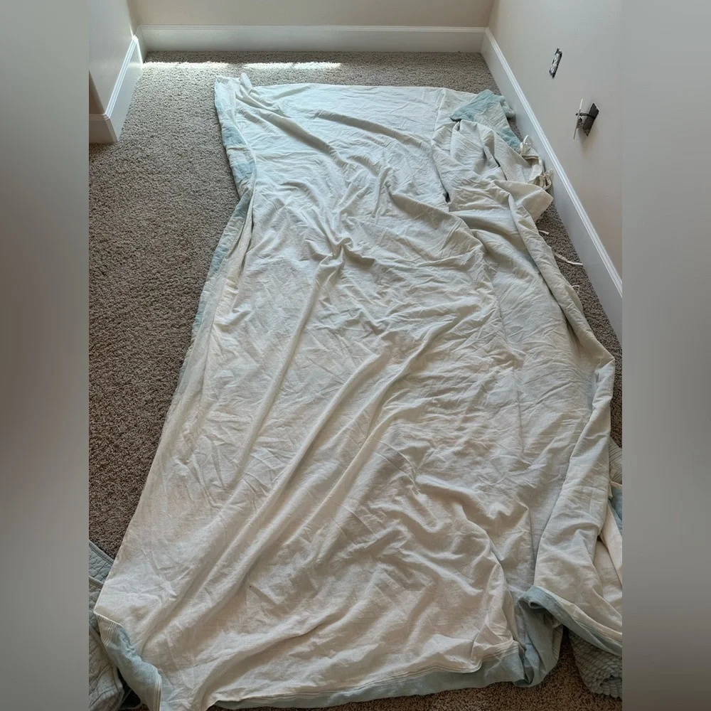 WEST ELM King Sized Duvet Cover Seafoam and Cream Striped Excellent Condition!